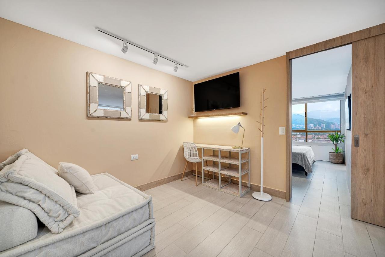 Aptos Alcazar Oviedo By Housy Host Medellín Extérieur photo