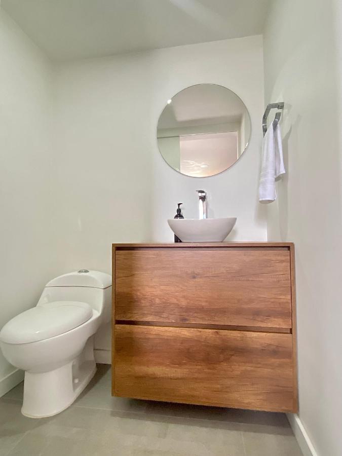Aptos Alcazar Oviedo By Housy Host Medellín Extérieur photo